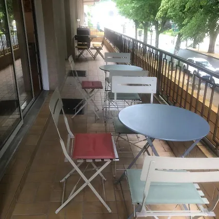 220m2 15p Avec Sauna, Hyper Center Luchon Διαμέρισμα *