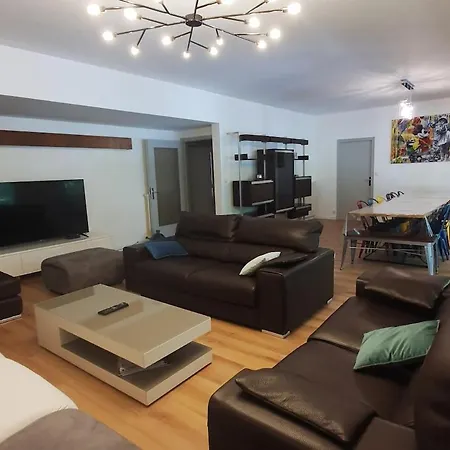 220m2 15p Avec Sauna, Hyper Center Luchon *