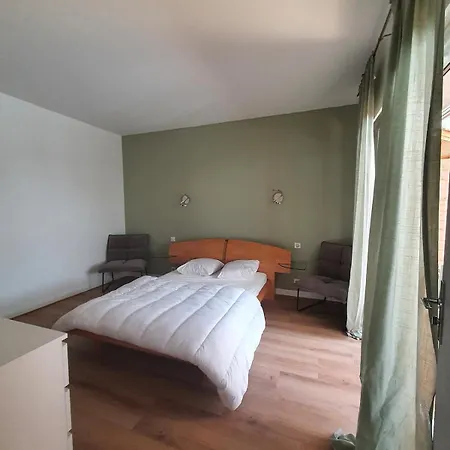 220m2 15p Avec Sauna, Hyper Center Luchon *