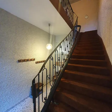 220m2 15p Avec Sauna, Hyper Center Luchon Appartement