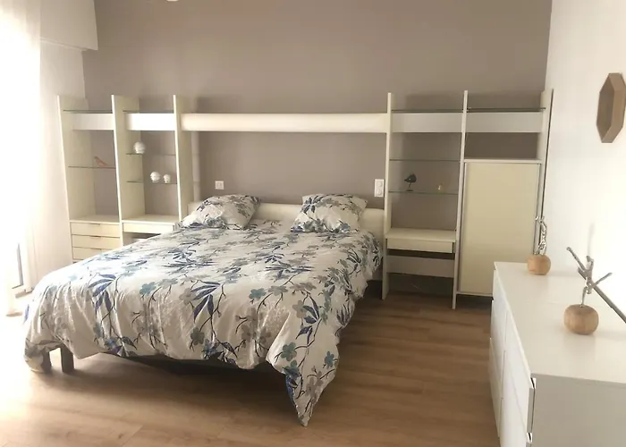 220m2 15p Avec Sauna, Hyper Center Luchon Apartment